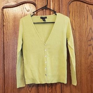 Women's  Linda Matthew's lime green sweater  top. Size M.